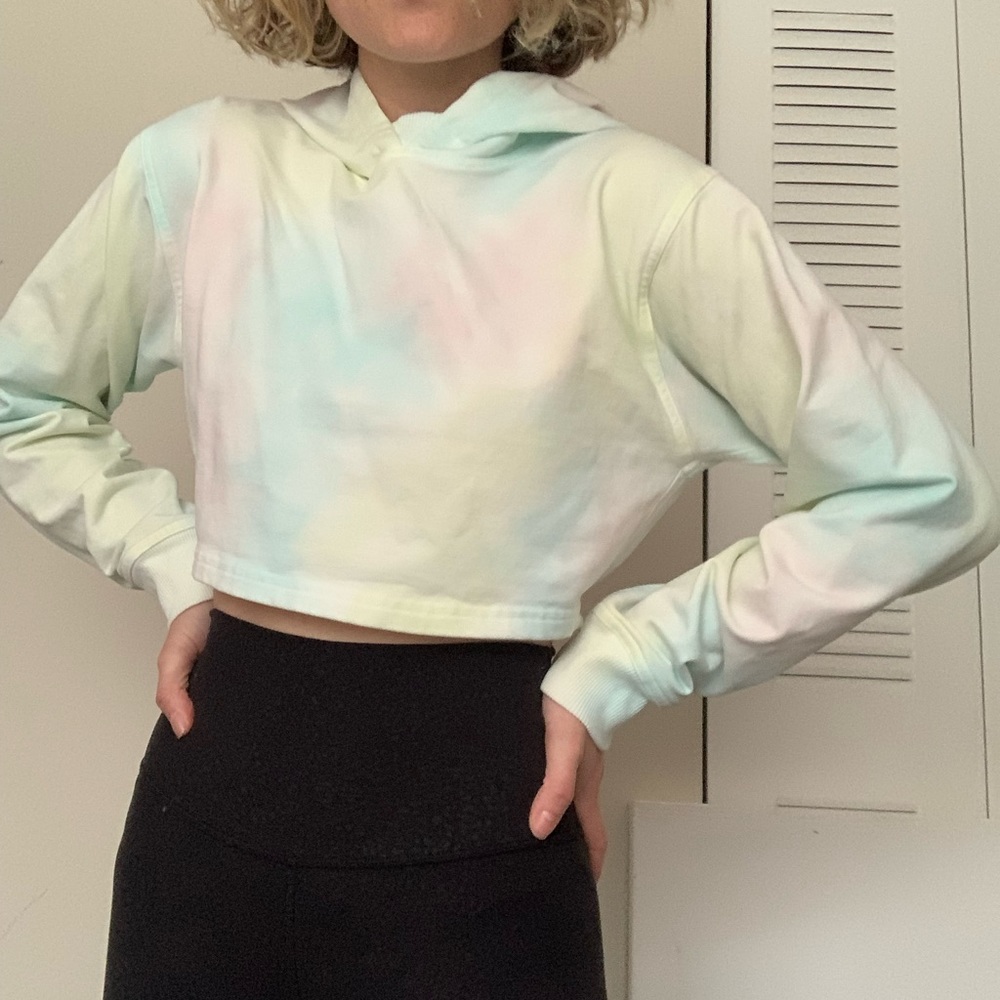 Lulu Cropped Hoodie